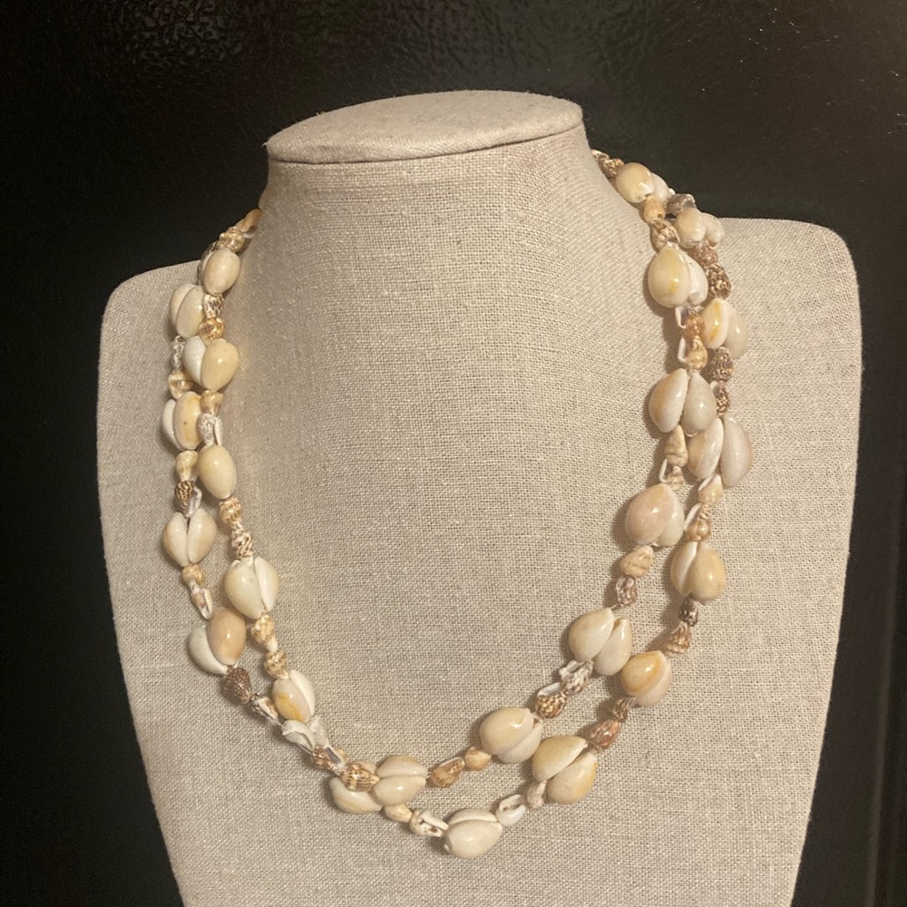 🔥Special 🔥Handmade Vintage Shell Necklace.